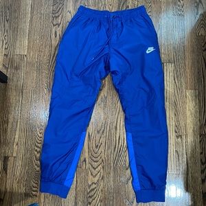 Nike - wind runner training pants